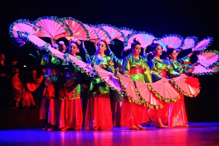 Más de Mil personas disfrutaron de la danza de cinco continentes con presentación del BAFOTE en el Municipal