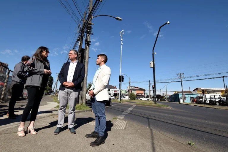 80% de avance presentan los trabajos de reconexión de semáforos de Avenida Caupolicán