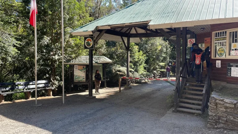Encuentran en buen estado de salud a personas extraviadas en Parque Huerquehue