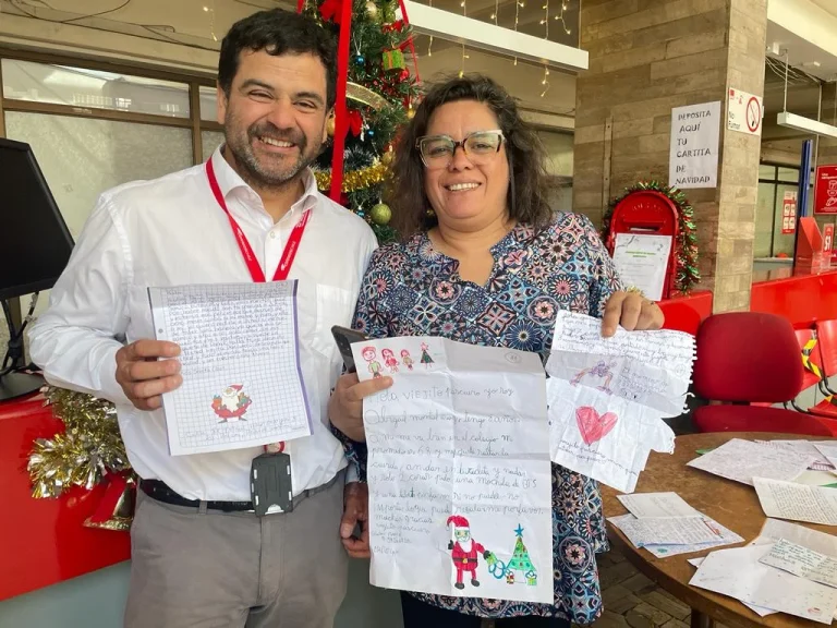 CorreosChile y Seremi de Gobierno de la Araucanía llaman a apadrinar cartas de niños y niñas en navidad