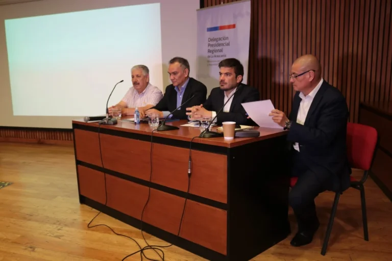 Gobierno y Alcaldes se reúnen a priorizar una histórica inversión pública que tendrá la Araucanía en 2023