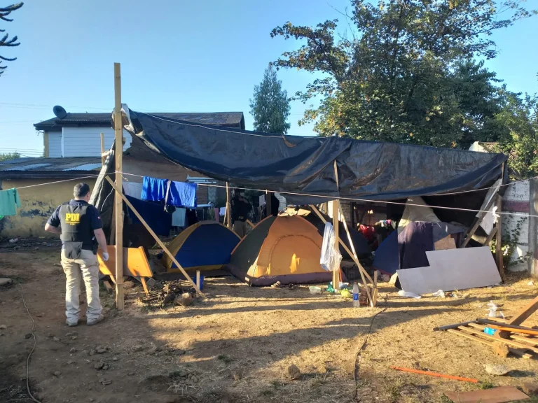 PDI denunció a 57 extranjeros ilegales que trabajaban como temporeros en Victoria