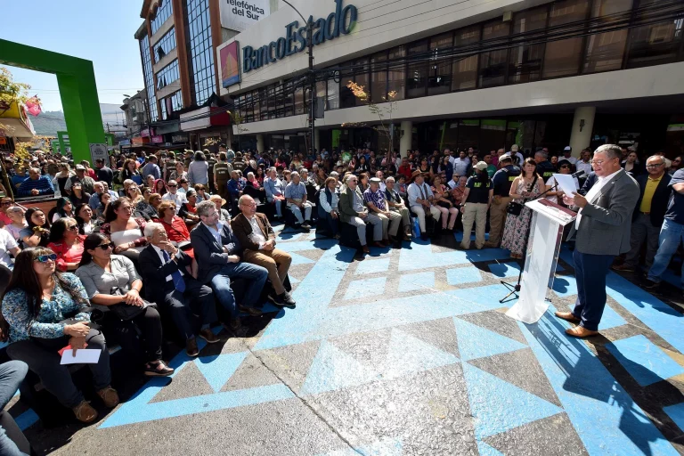 Municipio inauguró el “Paseo Bulnes” y da un paso importante en el ordenamiento del centro y demandas históricas de las hortaliceras