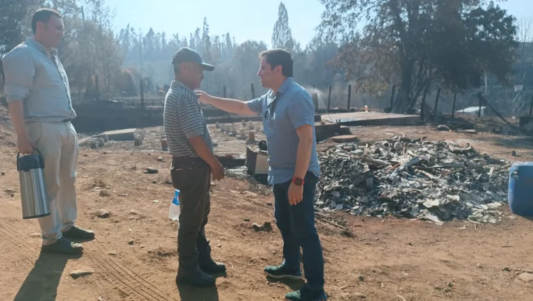 Alcalde de Lautaro despliega equipo municipal para ir en ayuda de las familias afectadas por emergencia forestal en la comuna