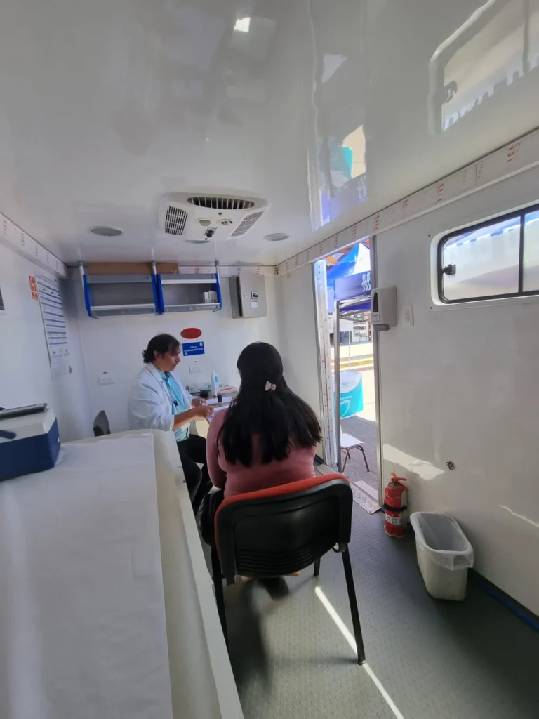 Clínica RedSalud Mayor Temuco realiza operativo médico en Galvarino a personas afectadas por incendios