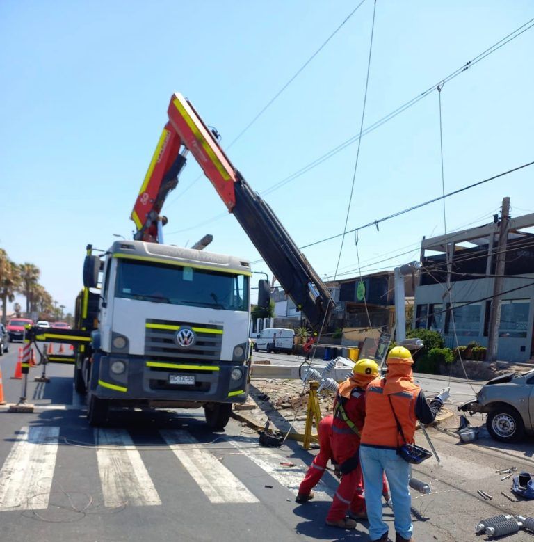 CGE registra más de 150 choques a postes en La Araucanía y 106 mil clientes con interrupciones de suministro por esta causa en 2022