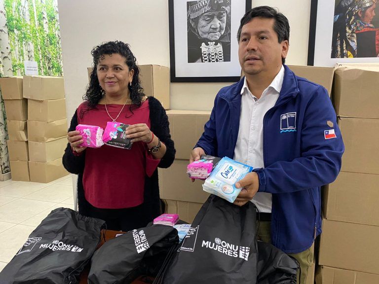 Mil kits de higiene menstrual para mujeres afectadas por incendios forestales en La Araucanía