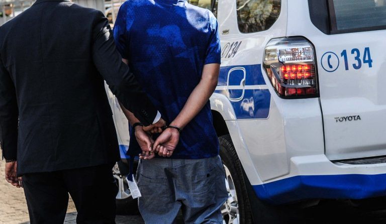 PDI detuvo a hombre por violencia intrafamiliar en Temuco: la víctima está embarazada