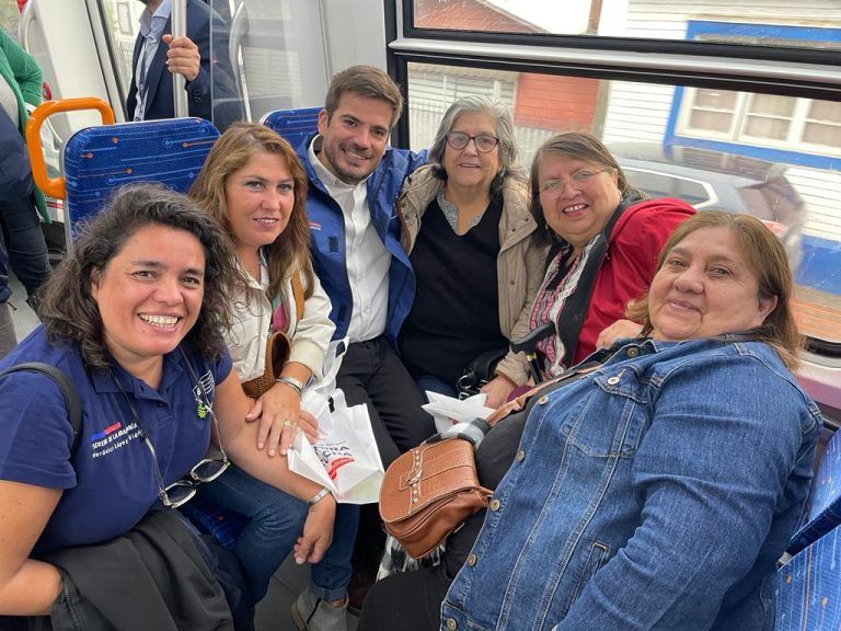 Con un viaje en tren mujeres líderes de La Araucanía conmemoraron el Día Internacional de la Mujer
