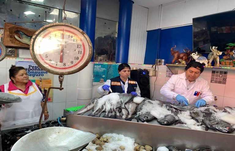 Autoridad Sanitaria intensifica fiscalización de pescados y mariscos por Semana Santa