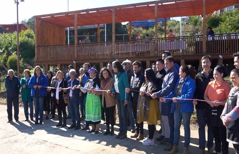Autoridades Regionales Inauguran Mirador turístico en Puerto Saavedra