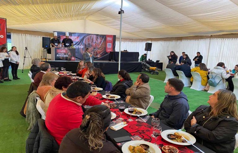 Municipio celebró el Día de la Cocina Chilena con la incorporación del plato típico de Temuco en 12 restaurantes de la ciudad