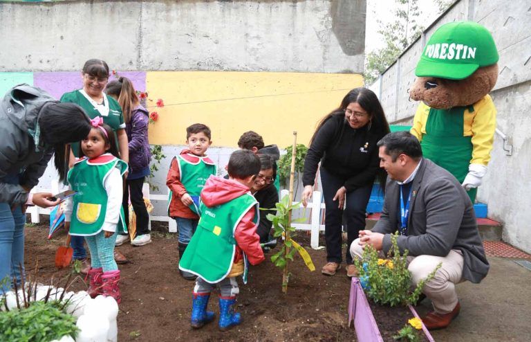 Integra Araucanía y Conaf conmemoran el Día de la Tierra en el jardín infantil Amor y Esperanza de Nueva Imperial