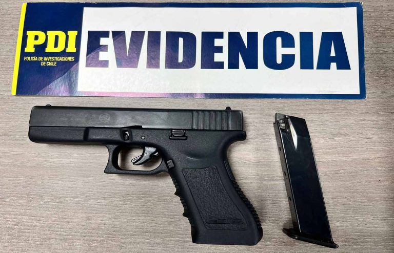 PDI incautó arma a fogueo que portaba estudiante al interior de un colegio en Villarrica