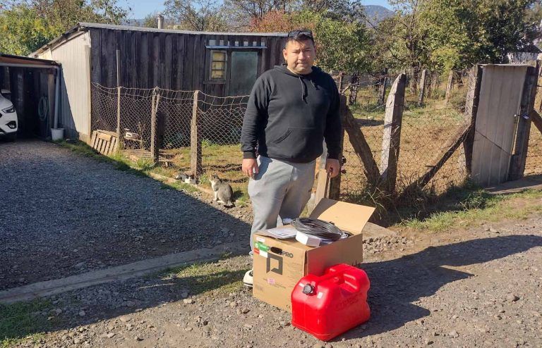 Frontel entrega generador de respaldo a vecino electrodependiente de Curacautín