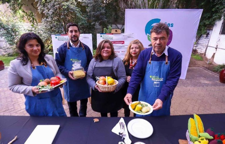 Ministerio de Agricultura resalta bajas de precio de alimentos que componen una cazuela y disminución del valor de la harina 