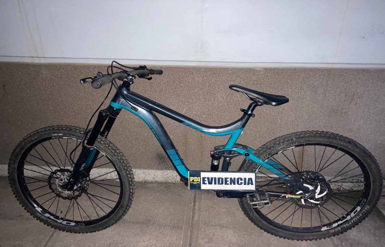PDI Victoria recupera bicicleta de alta gama robada a dos hermanos en Lonquimay