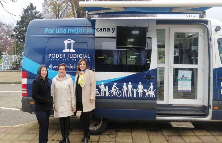 Bus de la Justicia continúa su recorrido por La Araucanía por las comunas de Pitrufquén y Loncoche