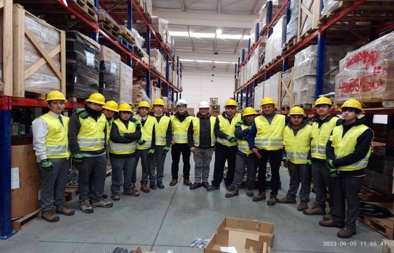 Estudiantes del Liceo Bicentenario Ema Espinoza de Lautaro visitaron instalaciones de Frontel