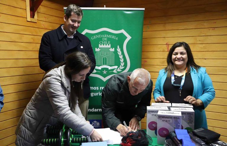 IND Entrega implementos deportivos para cárcel femenina de Temuco