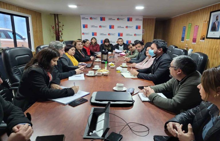 Autoridades acompañan a comunidades educativas de La Araucanía en jornada de evaluación semestral  
