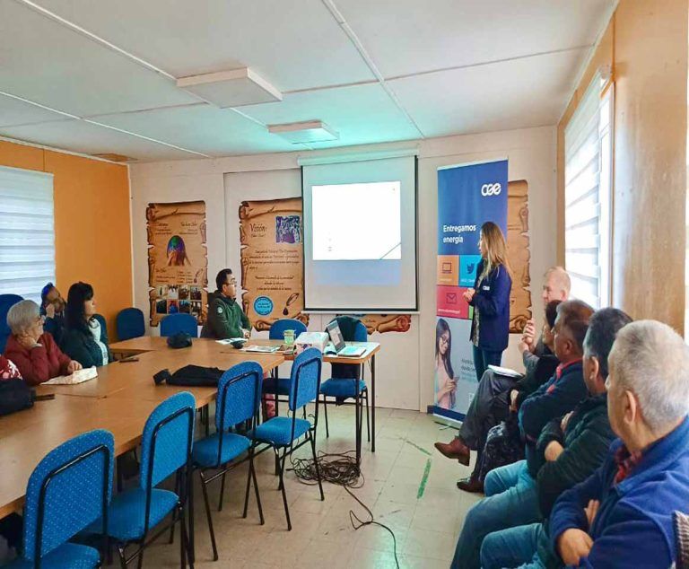 CGE se reúne con dirigentes vecinales de Labranza para realizar capacitaciones en distintos ámbitos