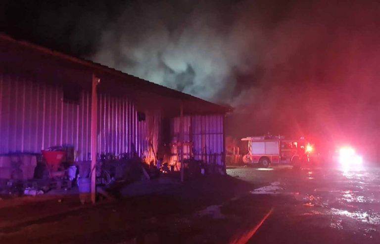 Casa patronal y galpones destruidos dejan dos ataques incendiarios en zonas rurales de La Araucanía