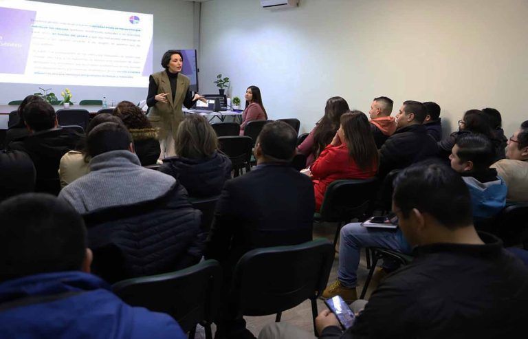 Funcionarios de gendarmería en La Araucanía se capacitaron en Prevención de Violencia de Género