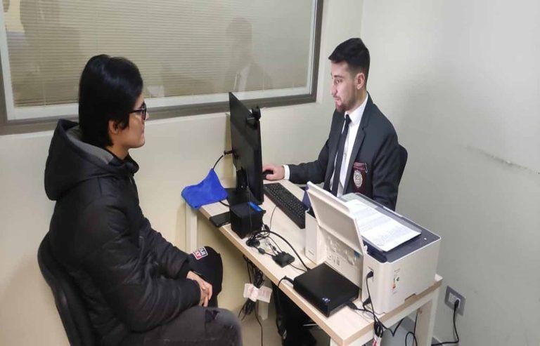 Servicio de Migraciones y PDI inician empadronamiento biométrico de extranjeros en Temuco.