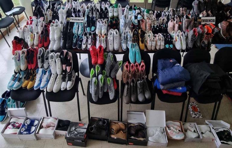 Avaluadas en $13 millones: PDI Victoria incauta ropa de marcas falsificadas en Victoria