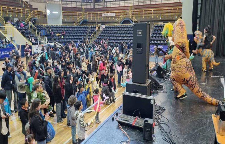 Seremi de Salud organizó una especial jornada de vacunación que incluyó baile y música para niños y niñas