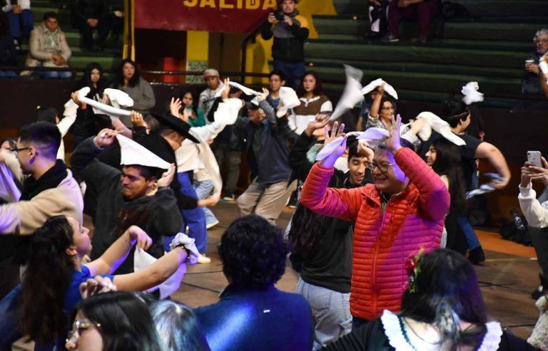 Temuco celebra con orgullo a los cuequeros y cuequeras en una fiesta folclórica cargada de música y tradición