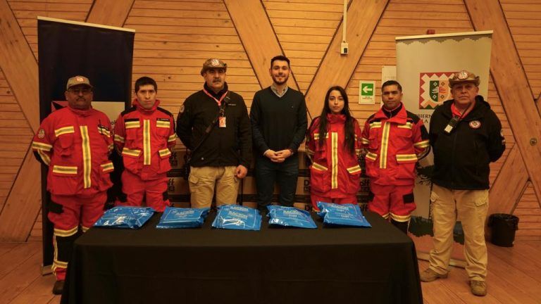Gobierno Regional dona raciones de combate a ONG especializada en búsqueda y rescate de personas en La Araucanía