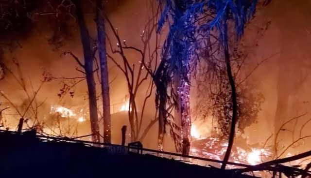 Nuevo ataque incendiario en complejo turístico de Cañete deja dos cabañas destruidas