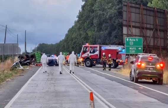 Al menos 6 personas muertas deja colisión en ruta entre Valdivia y San José de la Mariquina