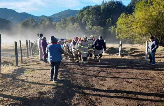 Equipos trabajaron en rescate de 6 excursionistas lesionados en volcán Llaima