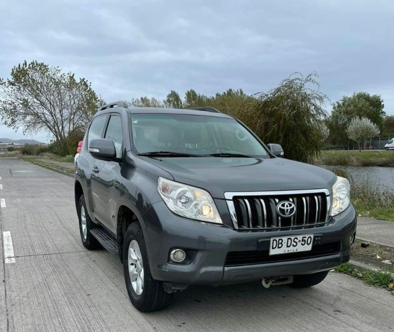 Otra camioneta que roban a punta de cuchillo en Victoria