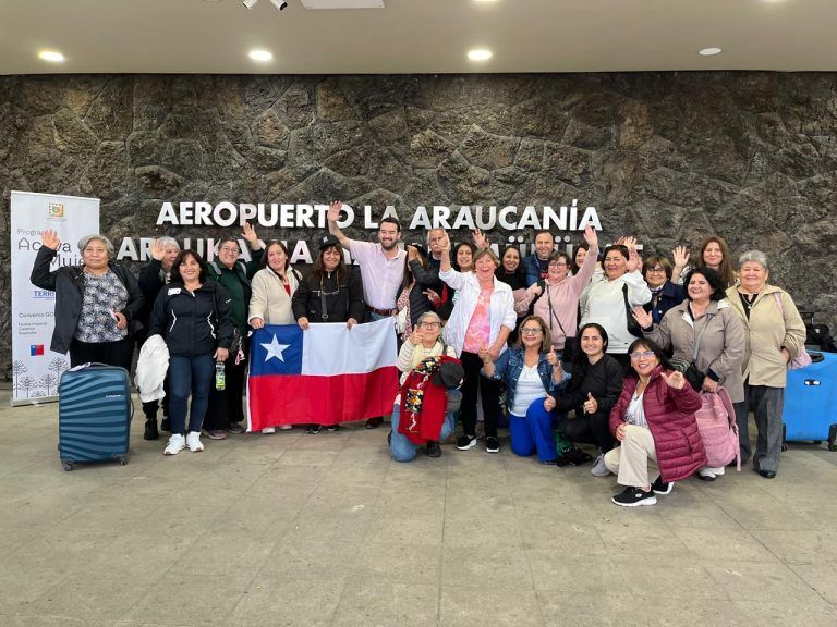 Gobernador Rivas despidió a 25 emprendedoras de la Costa Araucanía que iniciaron gira a Costa Rica en el marco de programa del Gobierno Regional
