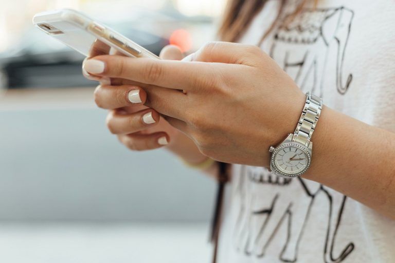 eSIM swapping: qué es y cómo puede afectarte
