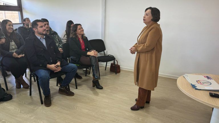 Presidenta de la Corte de Temuco participó en ceremonia de certificación de familias idóneas para la adopción y el acogimiento