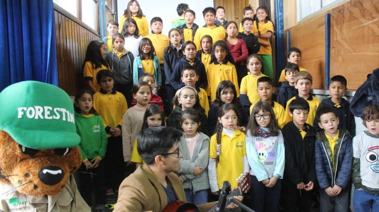 140 niños de Malalcahuello juraron para ser parte de Pequeños Guardaparques