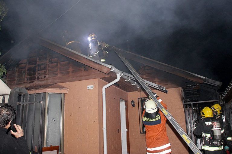 Investigan causas de incendio que destruyó escuela ubicada en Puerto Saavedra