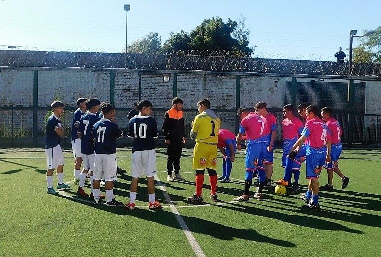 Unidad penal de Traiguén realiza tercer encuentro de futbolito “copa de la amistad”