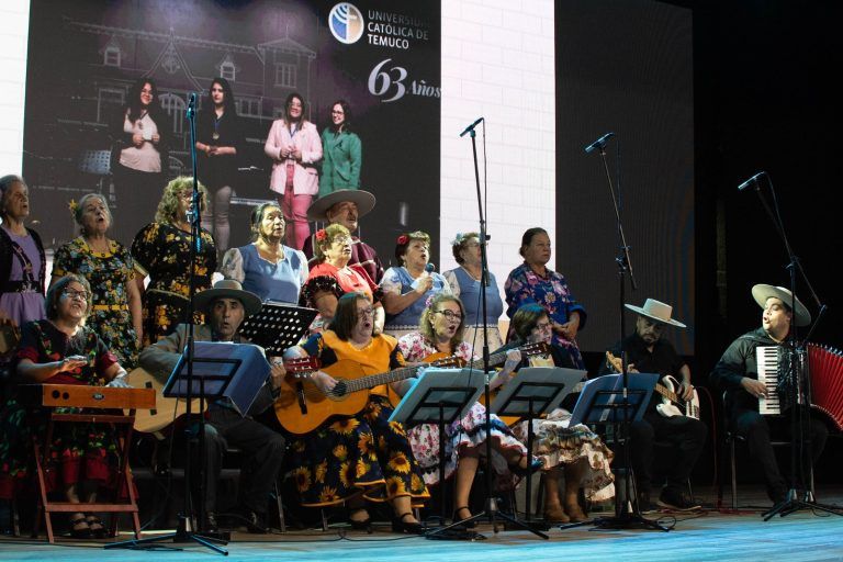 Historias Diversas: Segunda versión del Concurso Literario UCT reunió a personas mayores y estudiantes de la región
