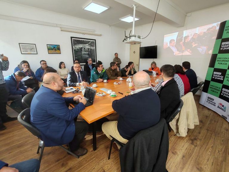 Municipio de Temuco expuso el «método Neira» ante el consejo comunal de seguridad pública de Valdivia