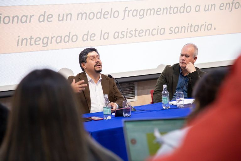Conversatorio abordó desafíos y oportunidades del Trabajo Social en el campo de la Salud Pública