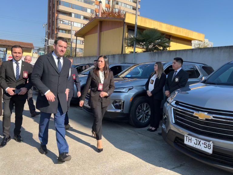 Gobierno regional entrega 20 nuevos vehículos a la Policía de Investigaciones en la Araucanía