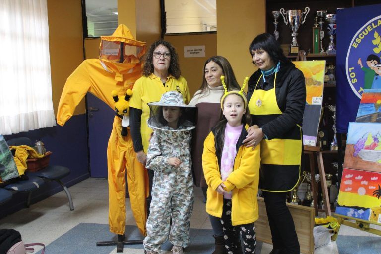 Niñas y Niños participan de charla educativa por el Día Mundial de las Abejas