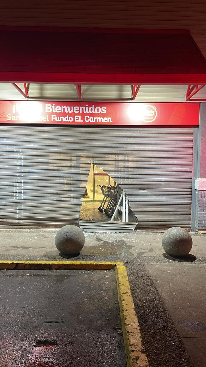 Robo frustrado, miguelitos y barricadas alteran la madrugada en Temuco