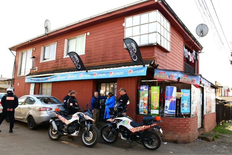Fiscalización de seguridad pública y seremi de salud detectó heces de roedores en panadería de Temuco